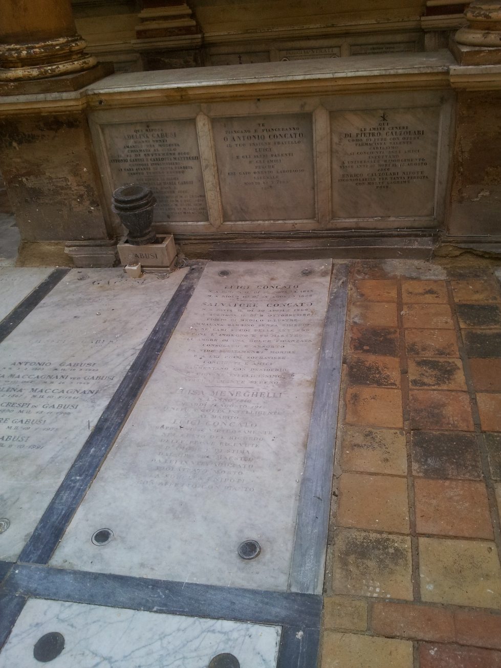 Luigi Concato's tomb, Certosa Cemetery, Bologna - 01.jpg